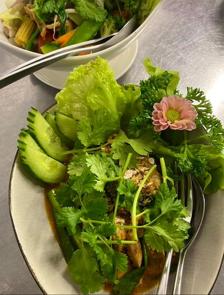Salade poulet herbes